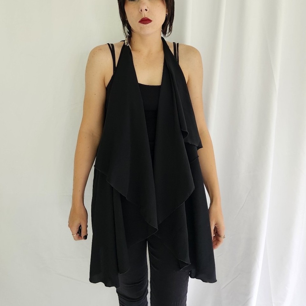 Vintage Black Flowy Vest‎